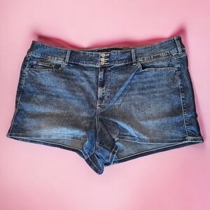 Torrid jegging super soft high-rise 3.5" inseam shorts size 30 blue